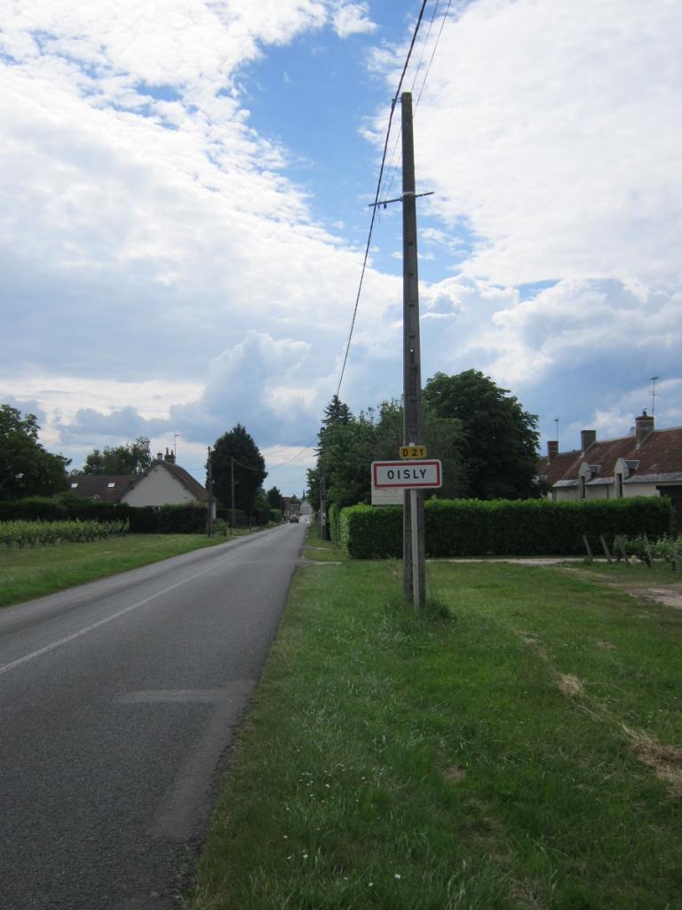 L'entrée de Oisly par la route de Contres